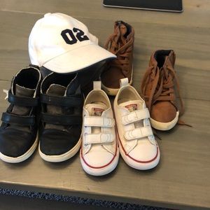Lot of shoes & hat